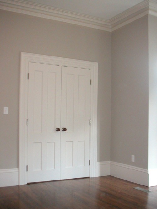 Benjamin Moore Greige Revere Pewter