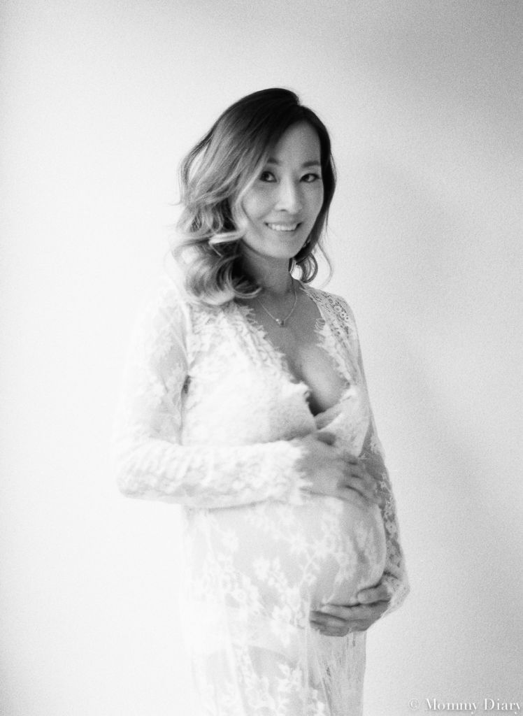 Maternity-photoshoot-lace