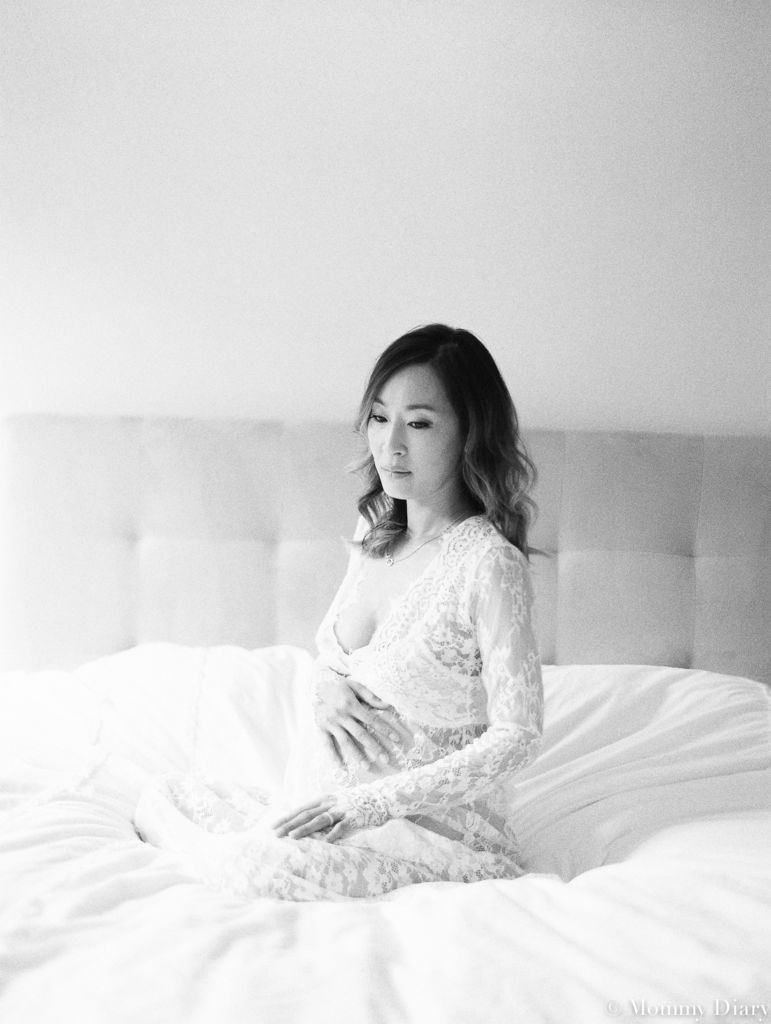 Maternity-photoshoot-lace