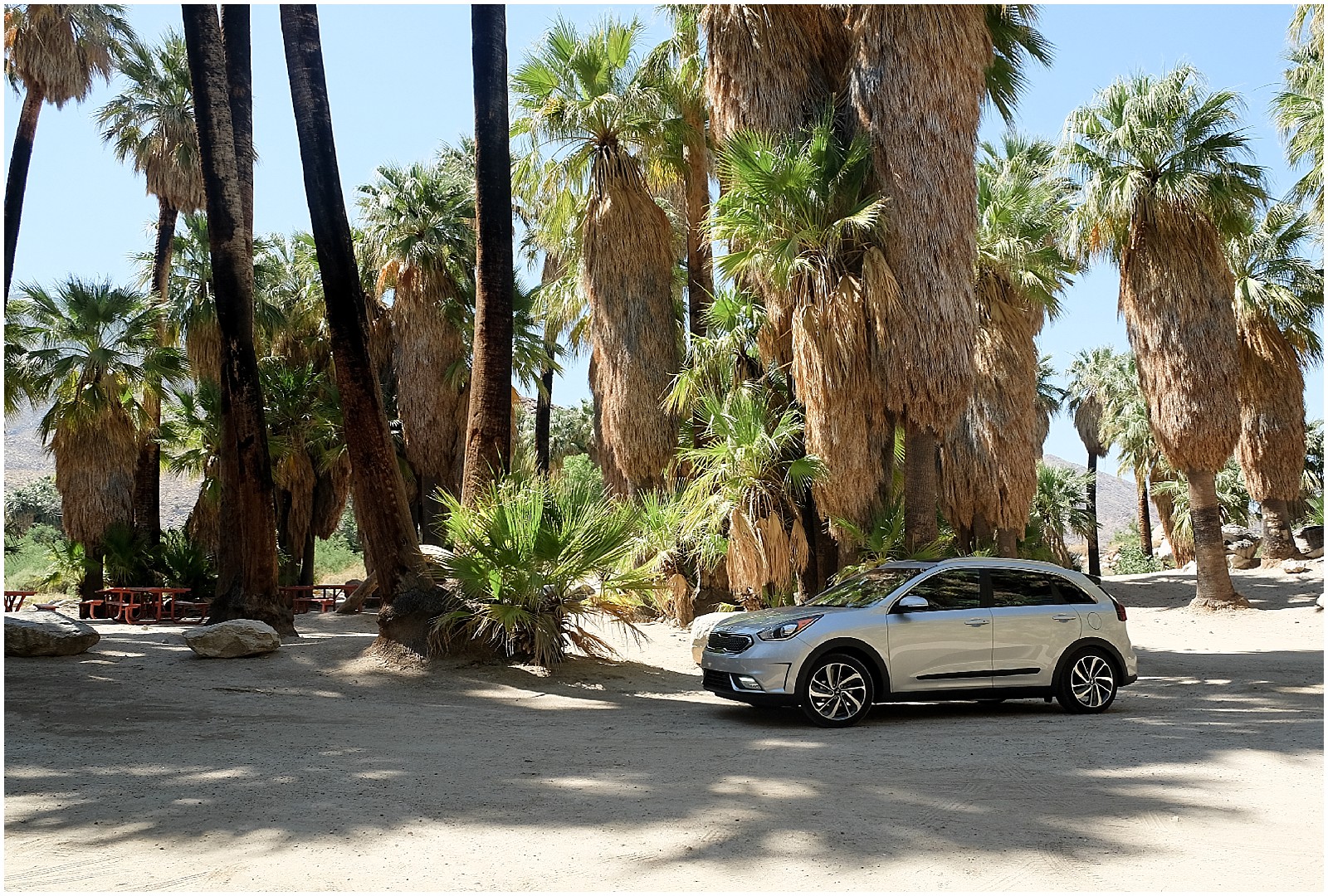 road-trip-palm-springs-kia-niro