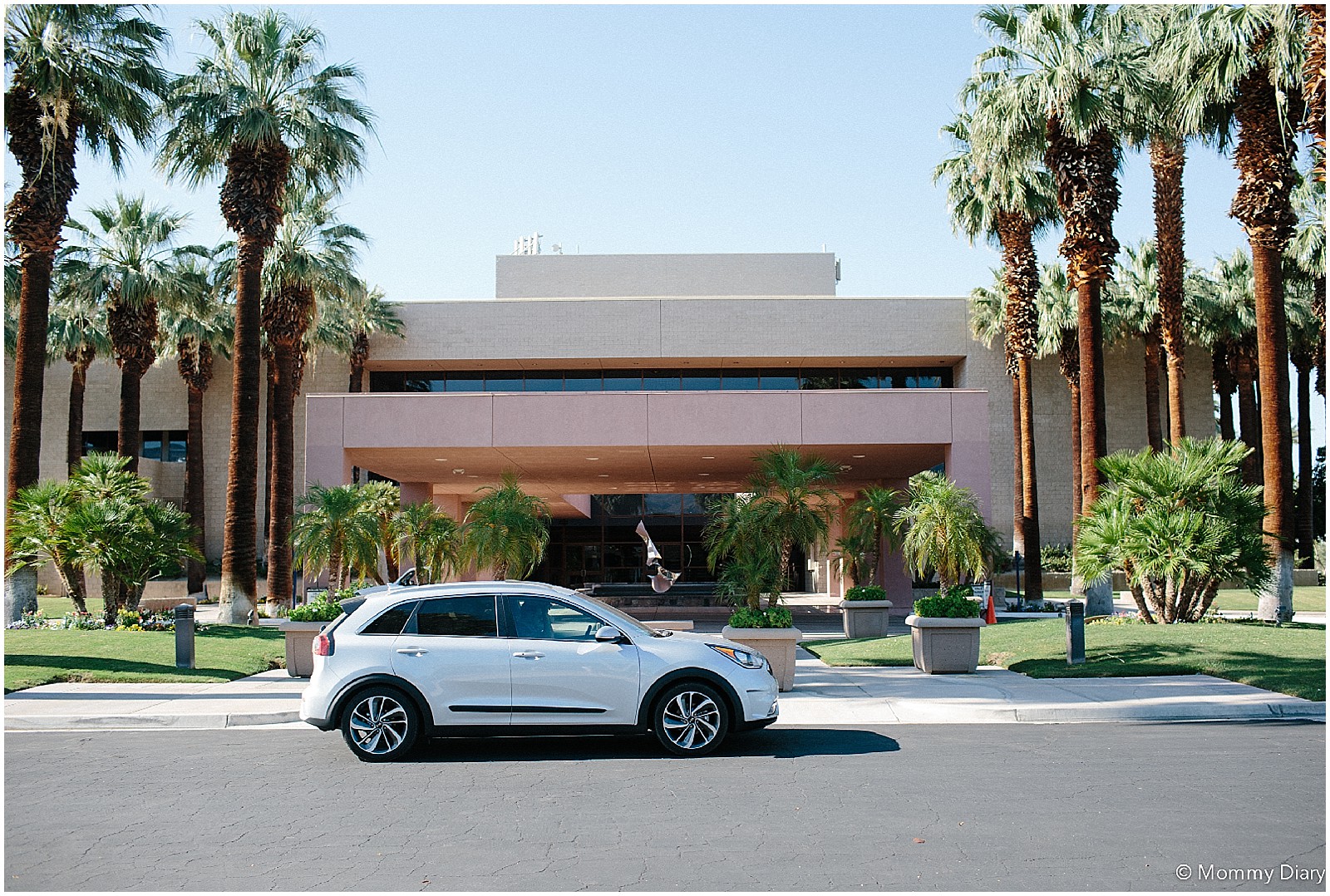 road-trip-palm-springs-kia-niro