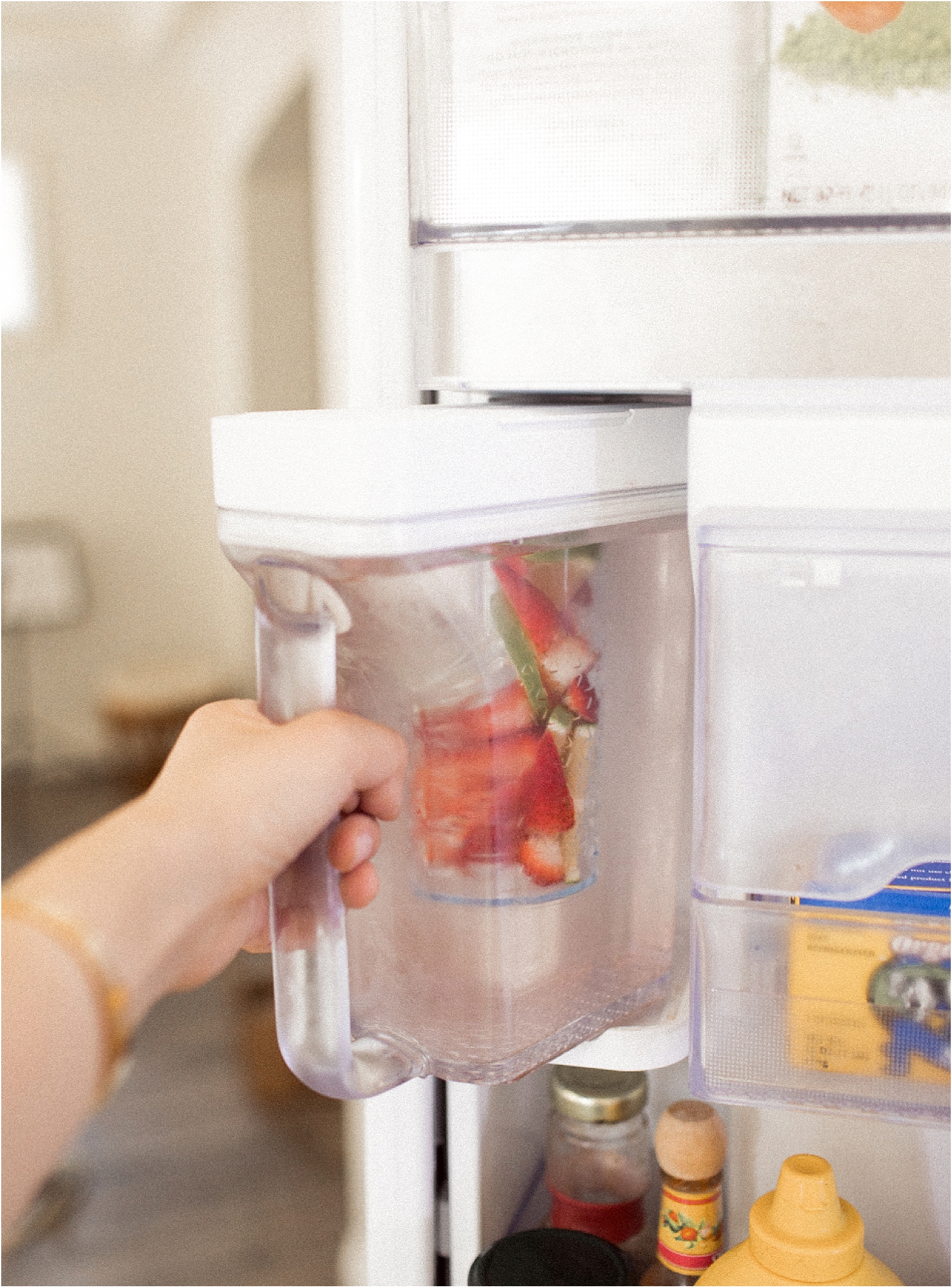 Samsung Family Hub built in water dispenser