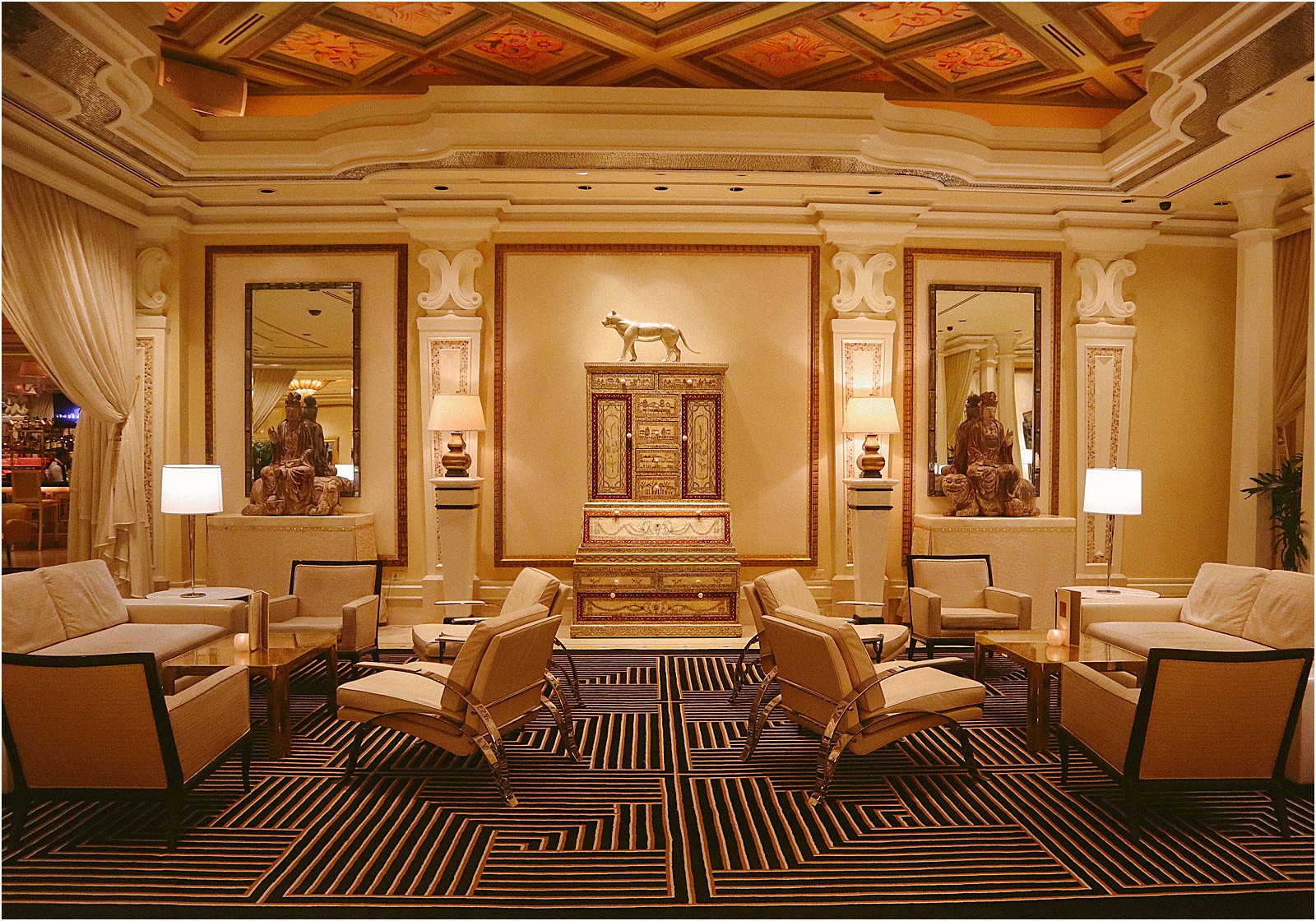 Wynn Tower Salon Suites lobby