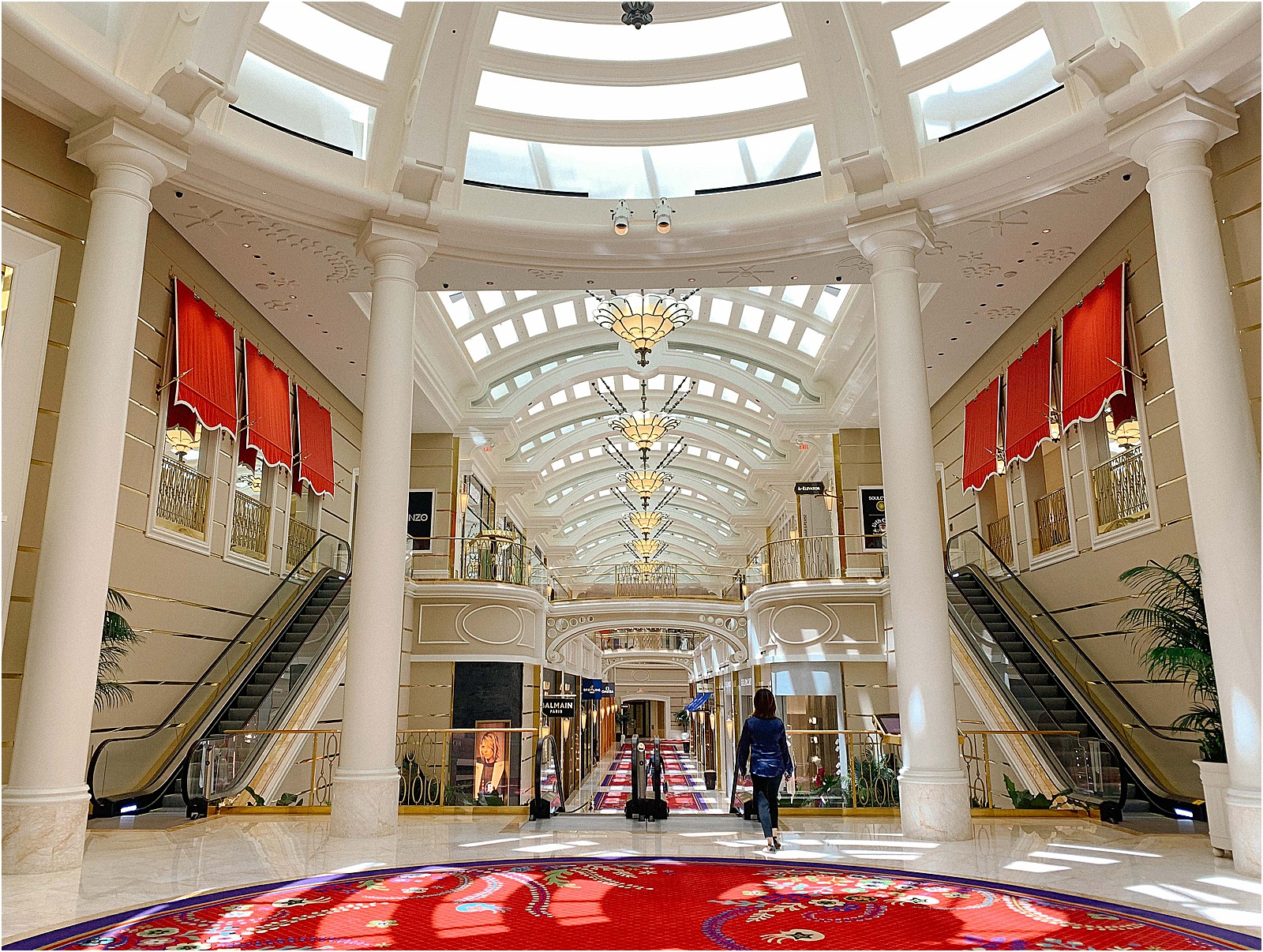 Fashion Show Las Vegas and The Shops at Wynn – Retail Store Tours