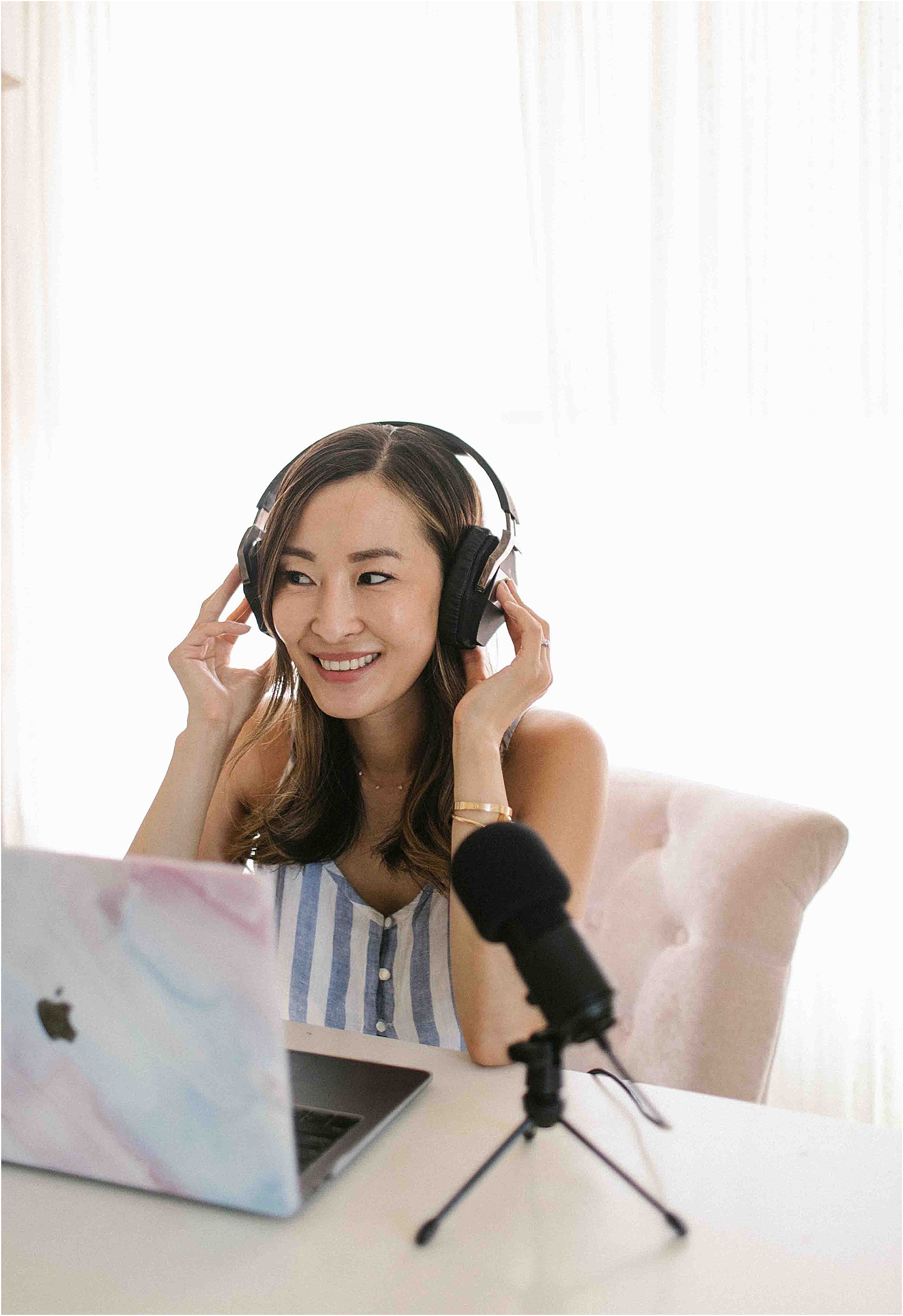 10 Steps to Starting a Podcast | Mommy Diary