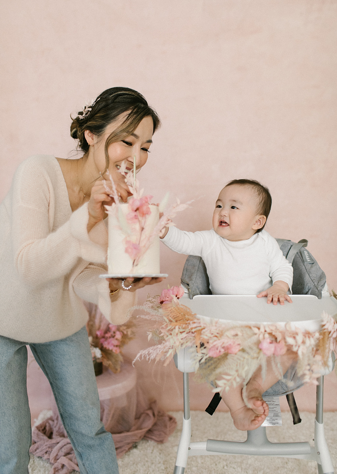 How To Do A Smash Cake Photoshoot At Home