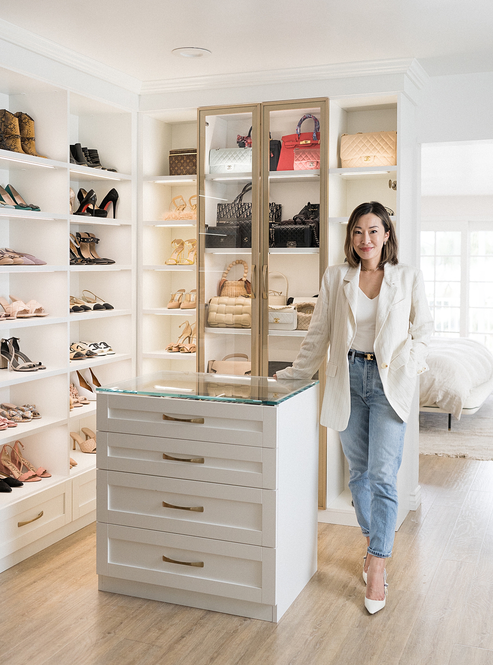 women walk in closets design