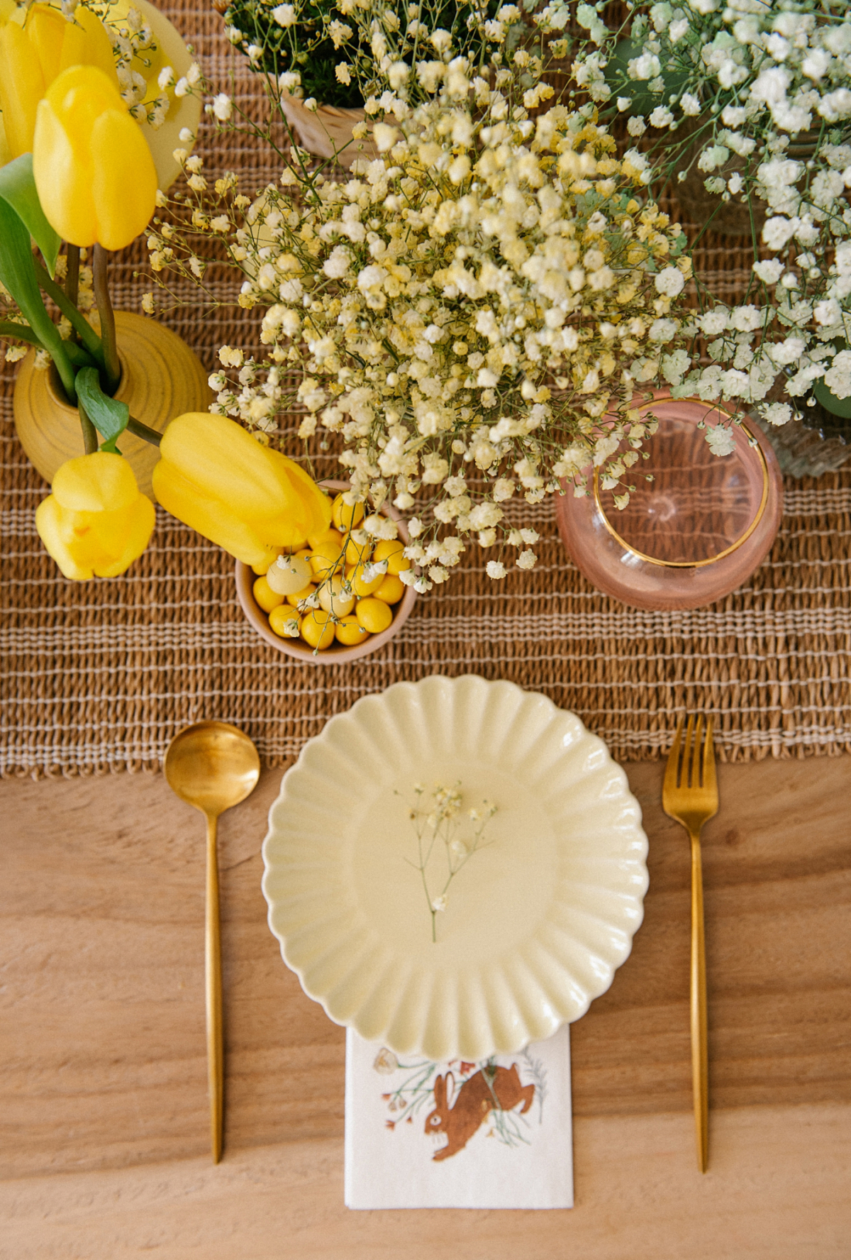 Pastel Easter Tablescape Ideas