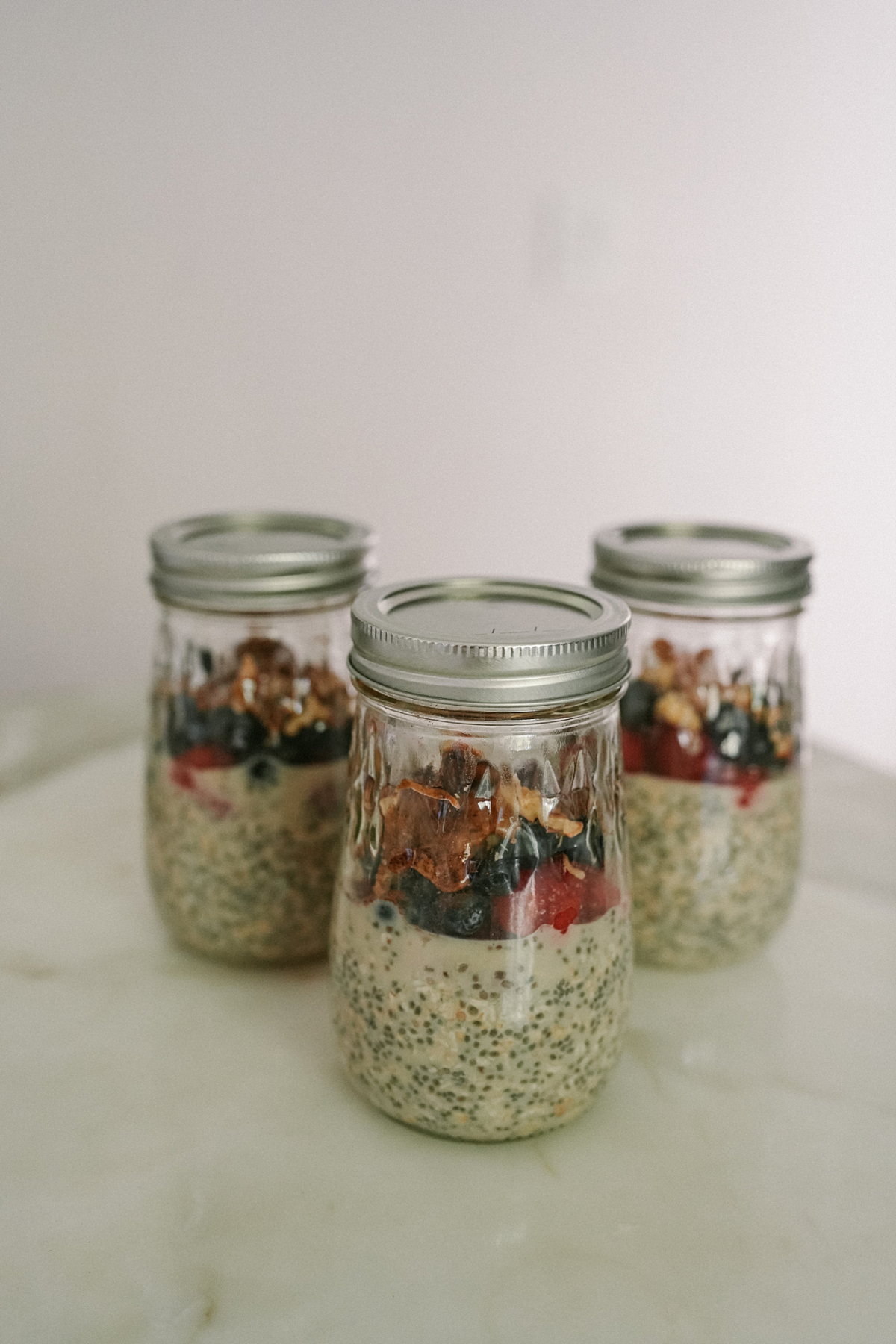 mason jars with overnight oats